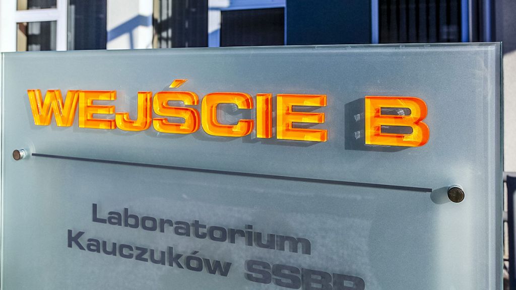 Litery Przestrzenne Z Pleksi Druk Uv Nadruk Na Mdf Hdf Pcv